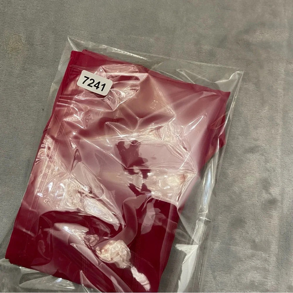 Lululemon All The Right Places Crop II *23" ruby wine 27241 - Picture 12 of 12